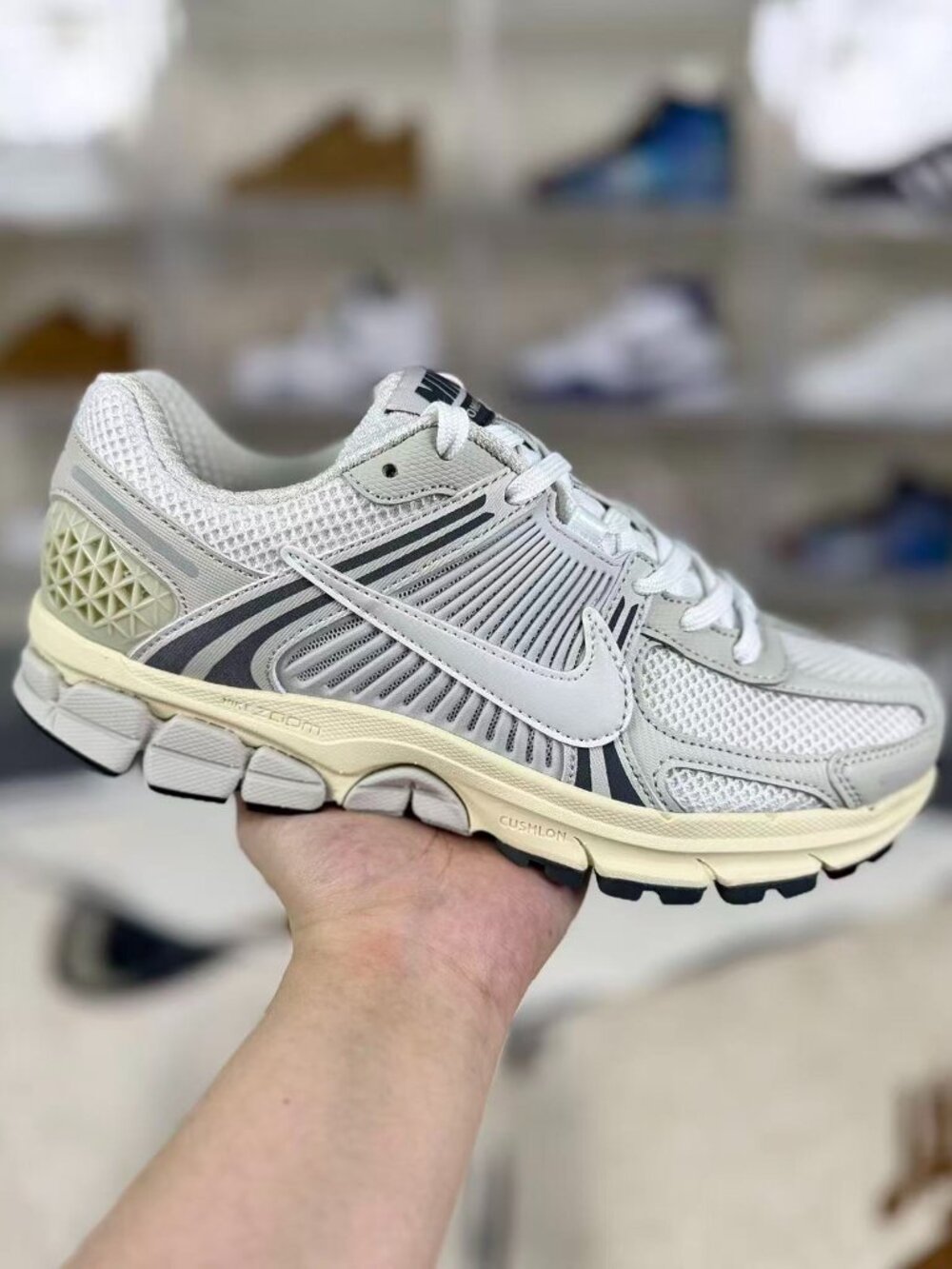 Nike Zoom Vomero 5 Platinum Tint unisex gray black